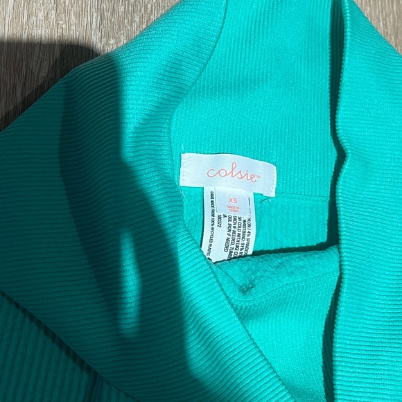 Colsie - teal workout booty shorts 💕💕 - Picture 2 of 3